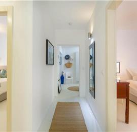 3 Bedroom Villa with Pool, Terrace and Sea Views near Vinisce, Sleeps 7